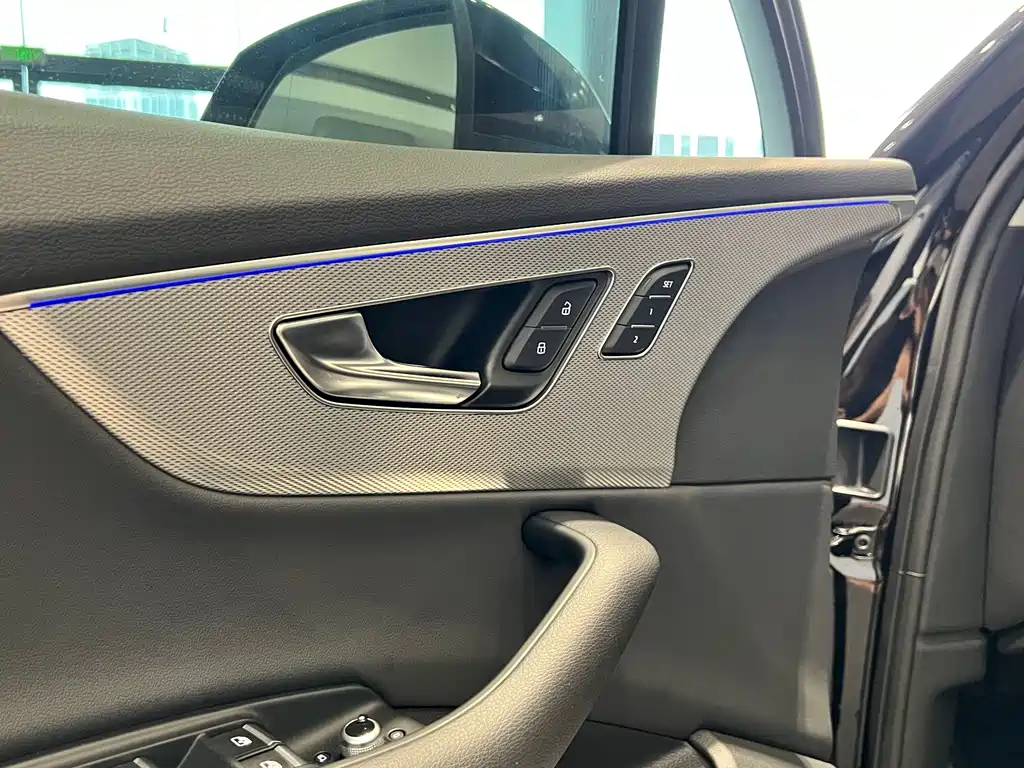 Audi Q7 — миниатюра 11