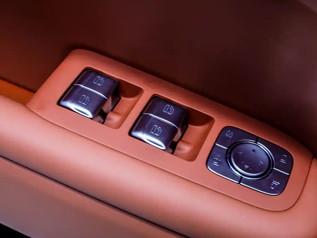 Li Auto Li L8 — миниатюра 6