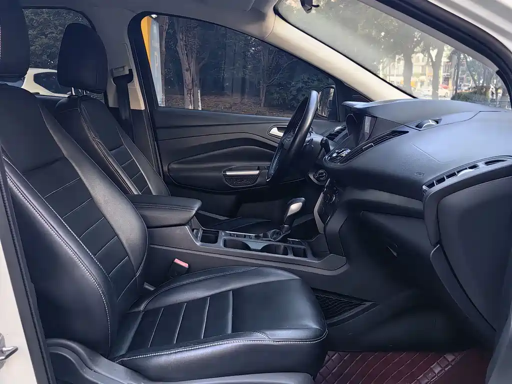 Ford Kuga — миниатюра 8