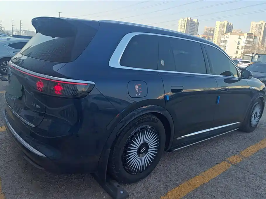 AITO ASK THE WORLD M8