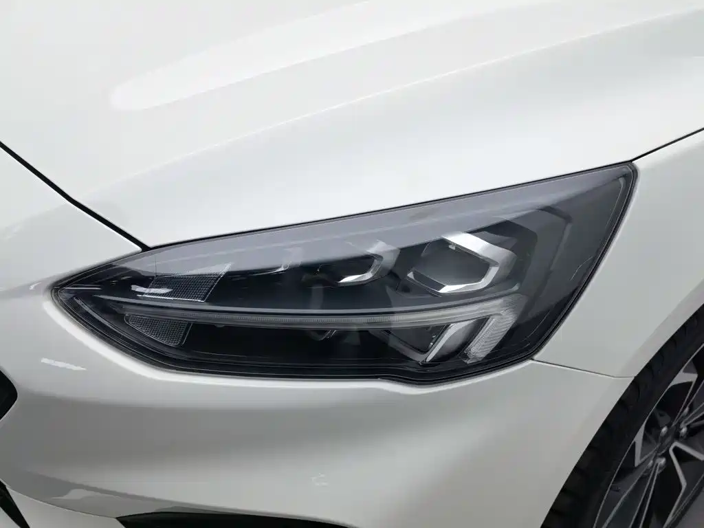 Ford Focus — миниатюра 7