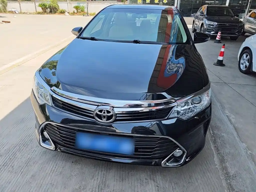 Toyota Camry — миниатюра 3