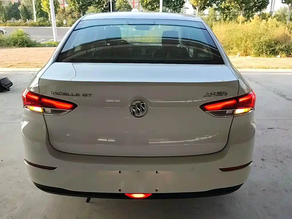 Buick Excelle — миниатюра 6