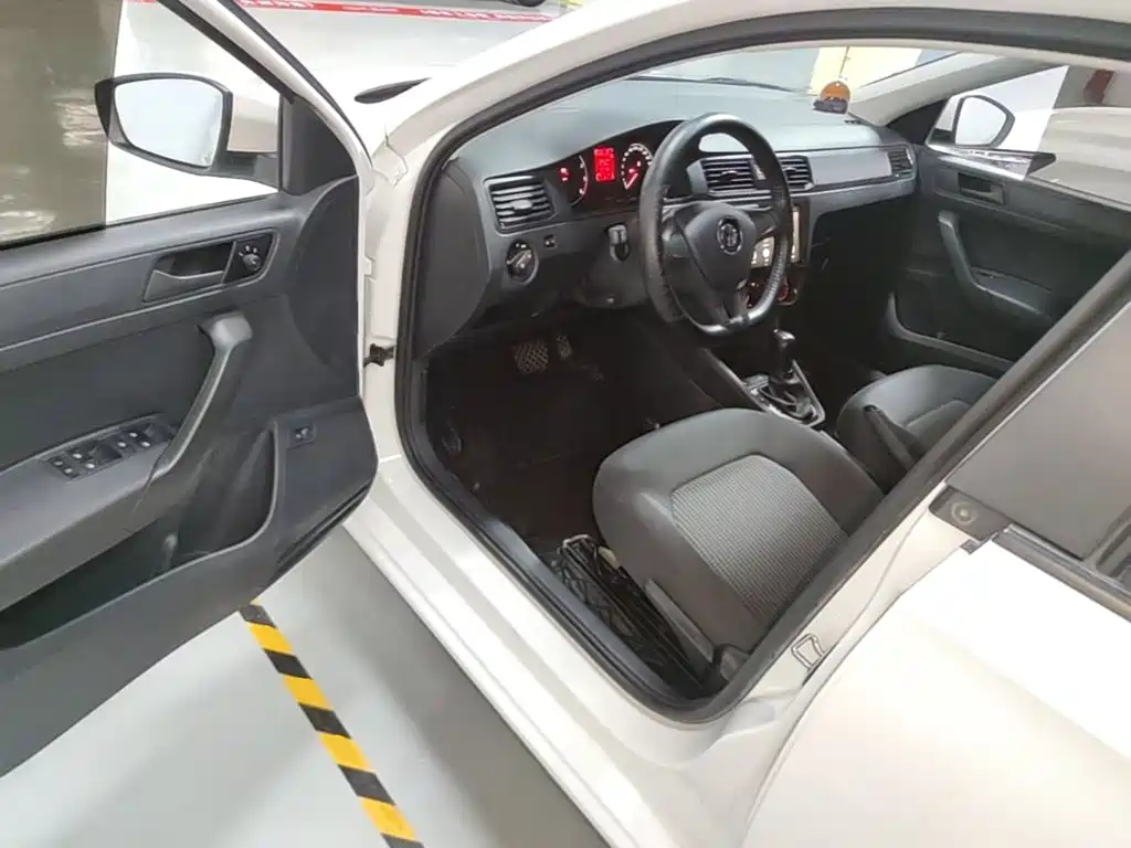 Volkswagen Santana — миниатюра 16