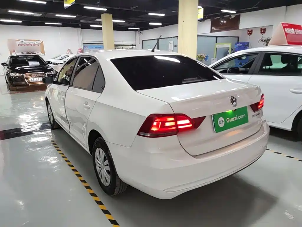 Volkswagen Santana — миниатюра 5