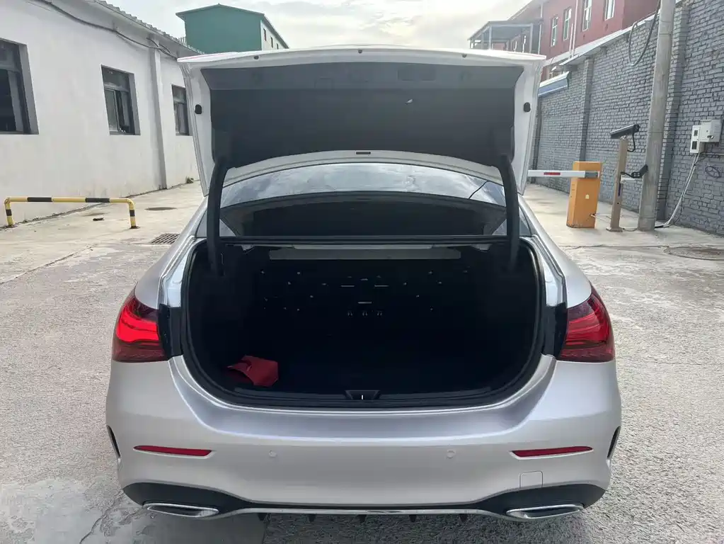 Mercedes-Benz A-Class — миниатюра 8