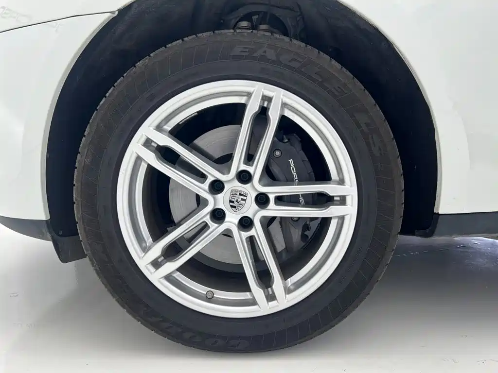 Porsche Macan — миниатюра 13