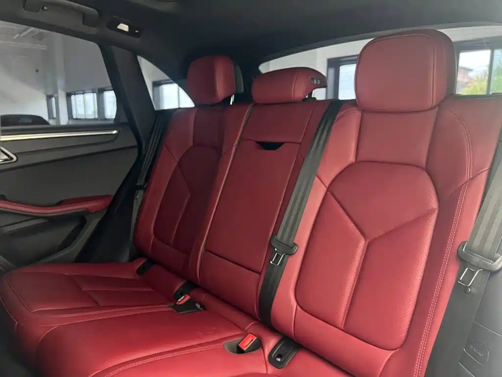 Porsche Macan — миниатюра 10