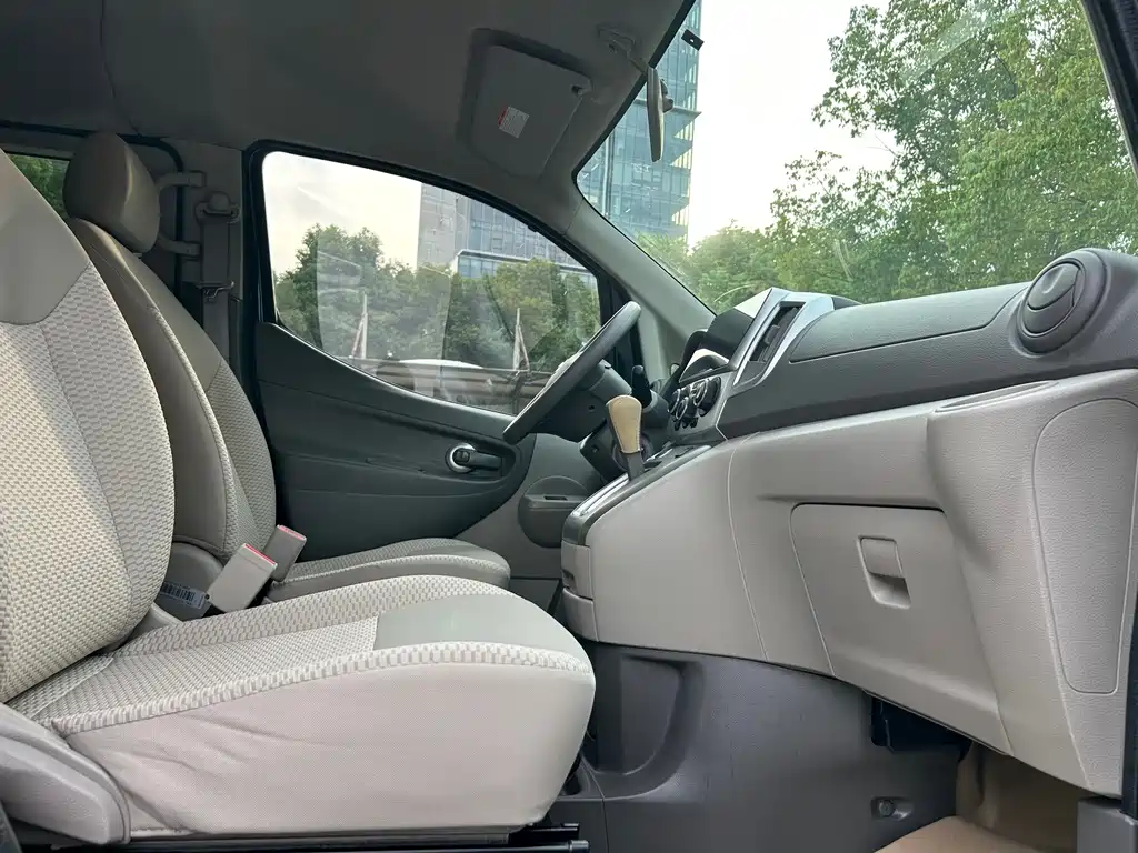 Nissan NV200 — миниатюра 5