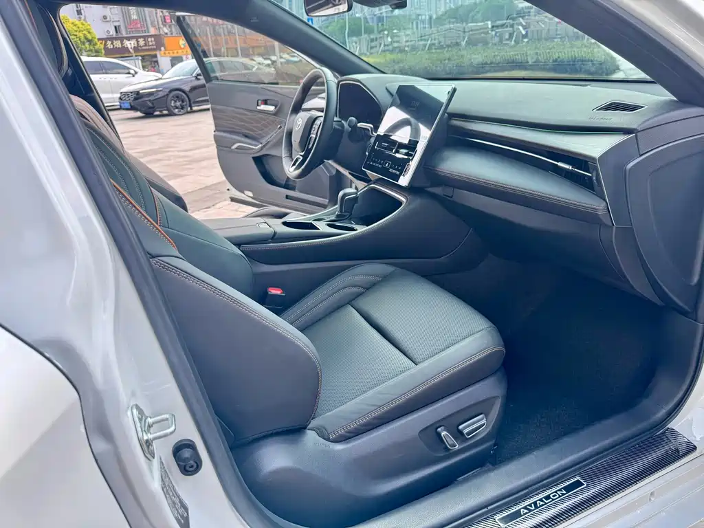 Toyota Avalon — миниатюра 12
