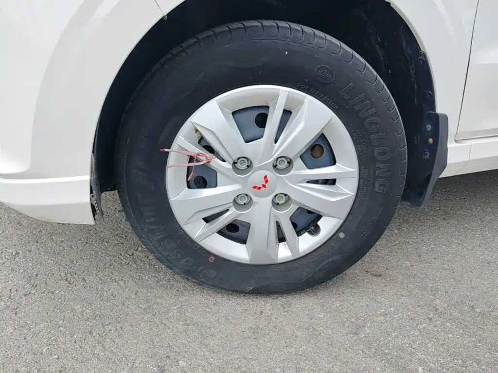 Wuling Hongguang — миниатюра 23