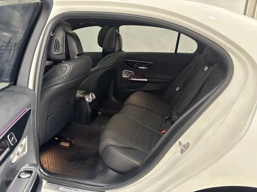 Mercedes-Benz C-Class — миниатюра 23