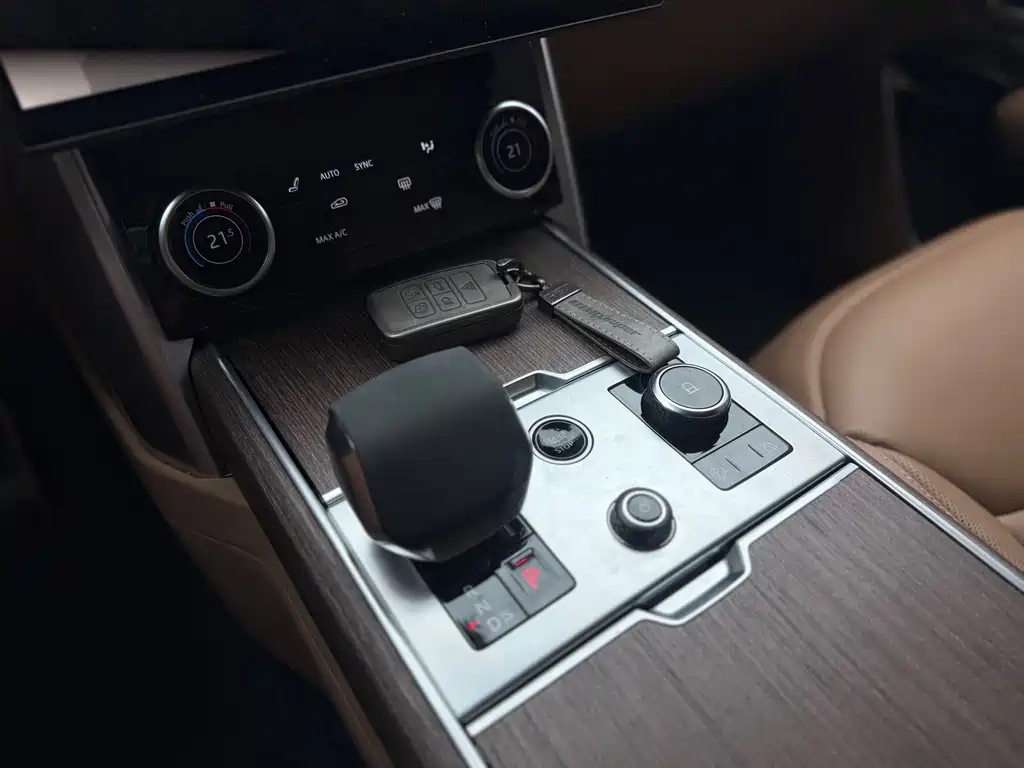 Land Rover Range Rover — миниатюра 18