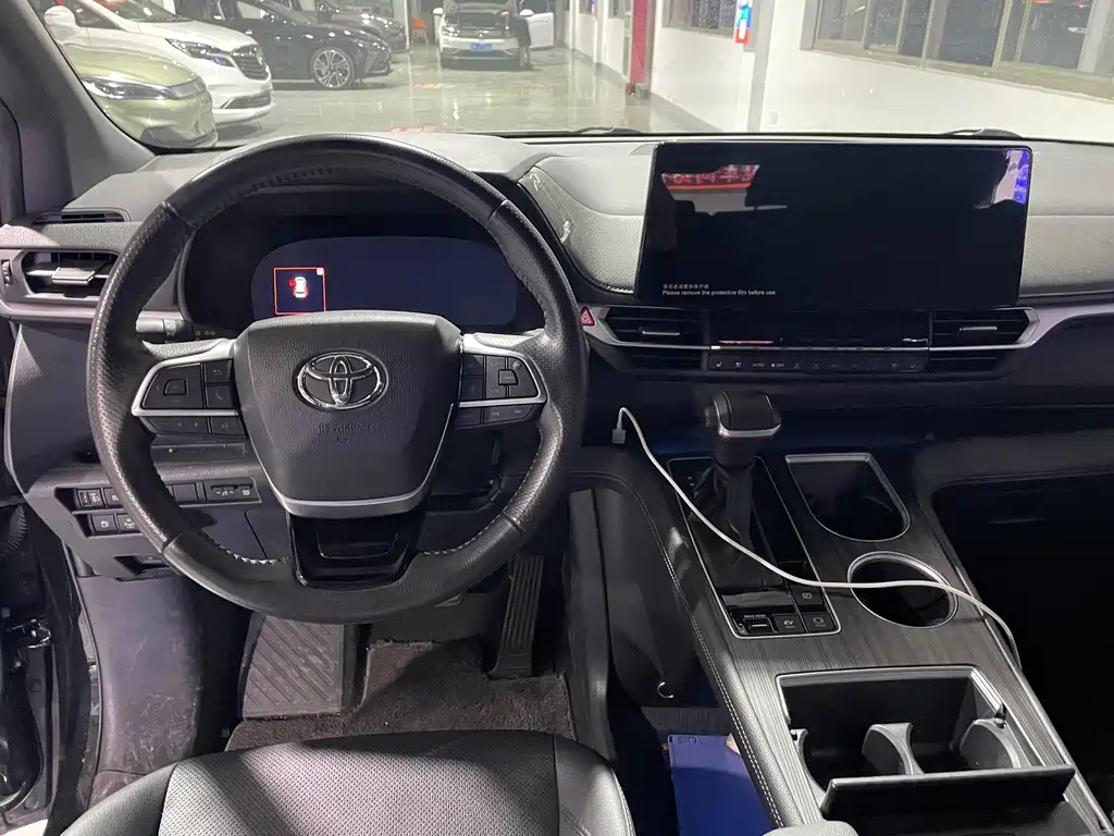 Toyota Sienna — миниатюра 15
