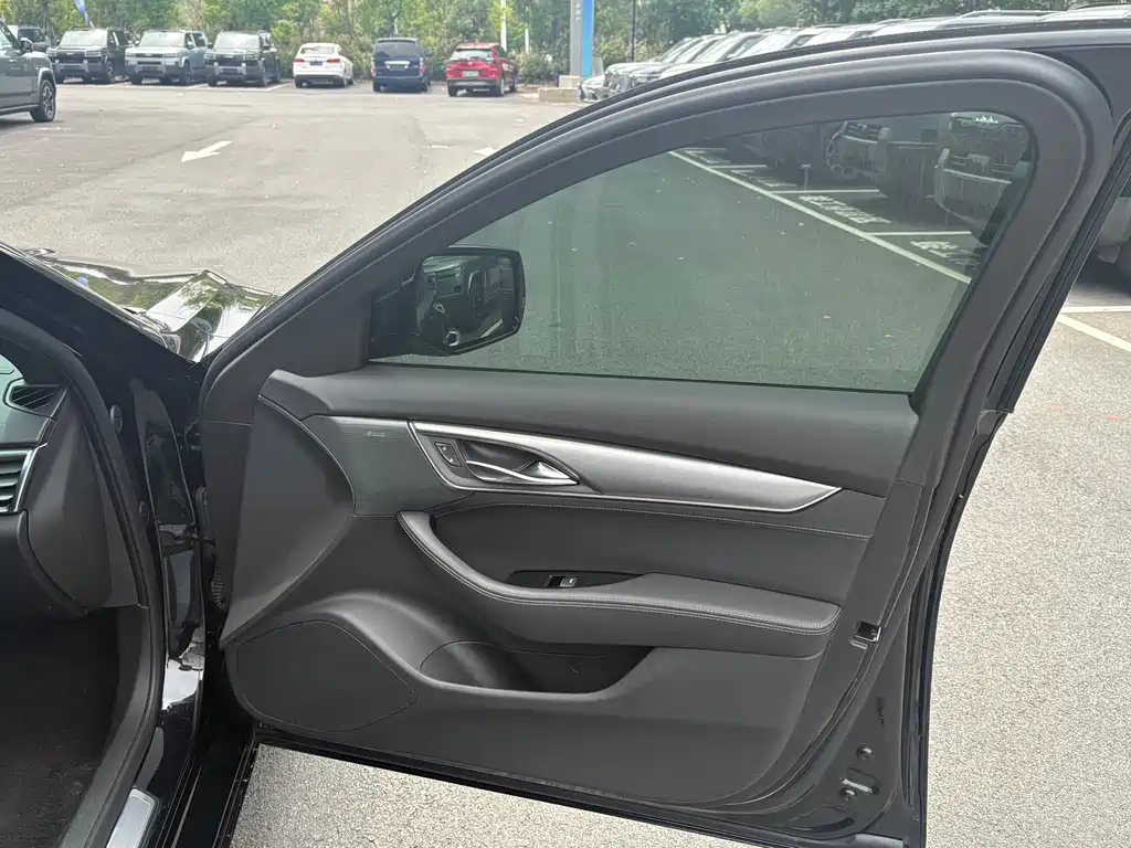 Cadillac CT5 2025 28T