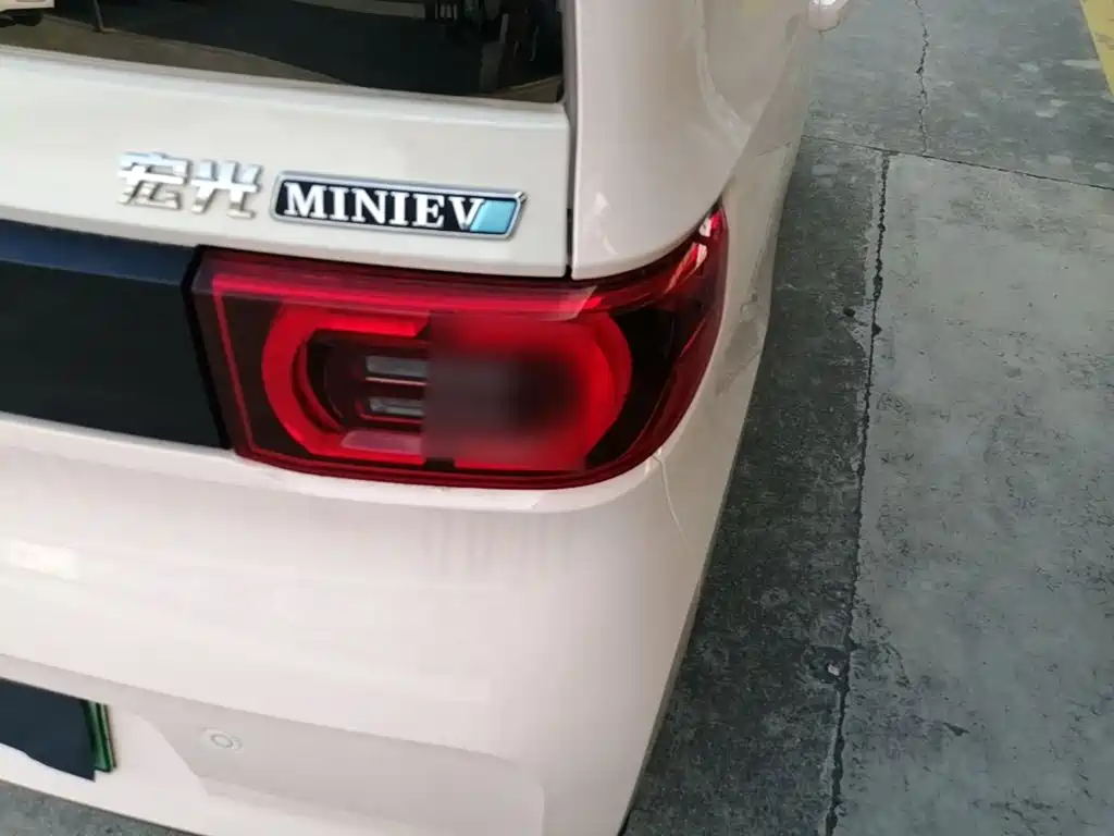 Wuling MINIEV — миниатюра 8