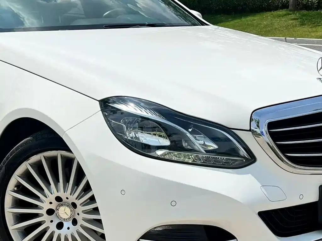 Mercedes-Benz E-Class — миниатюра 2