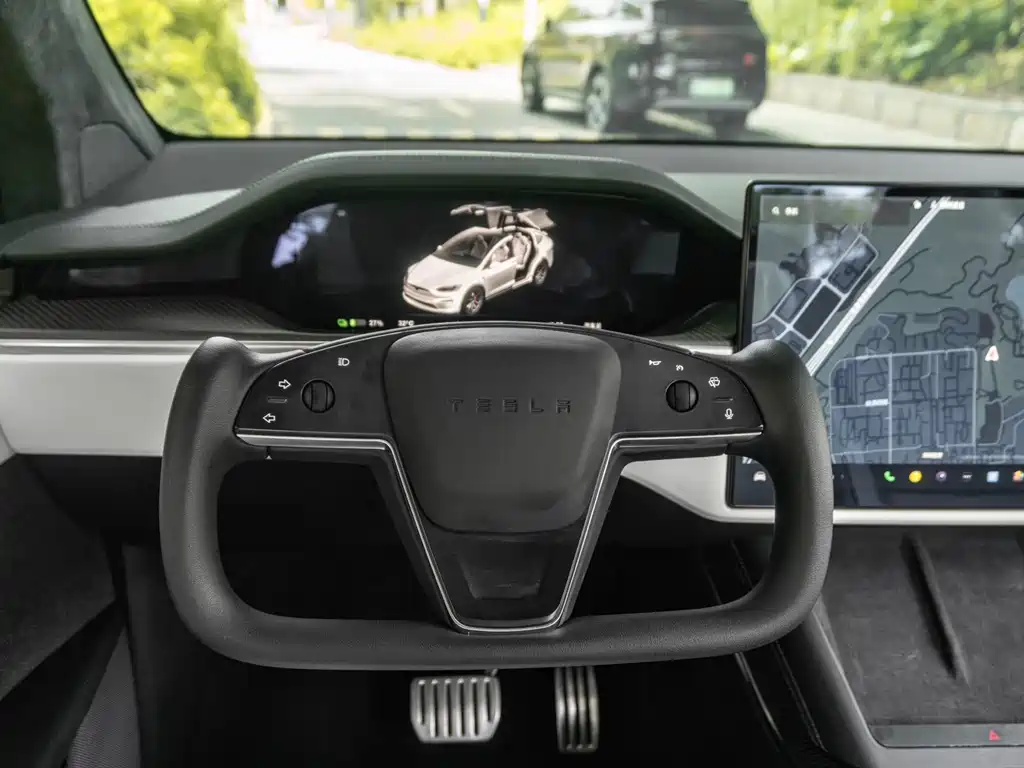 Tesla Model X 2023 Plaid