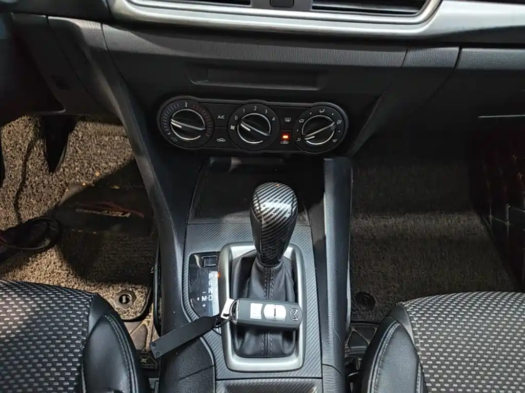 Mazda 3 Axela — миниатюра 10