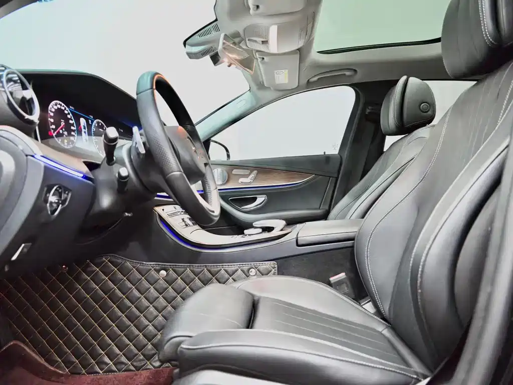 Mercedes-Benz E-Class — миниатюра 7