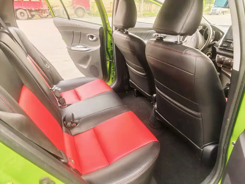 Toyota Yaris L — миниатюра 10