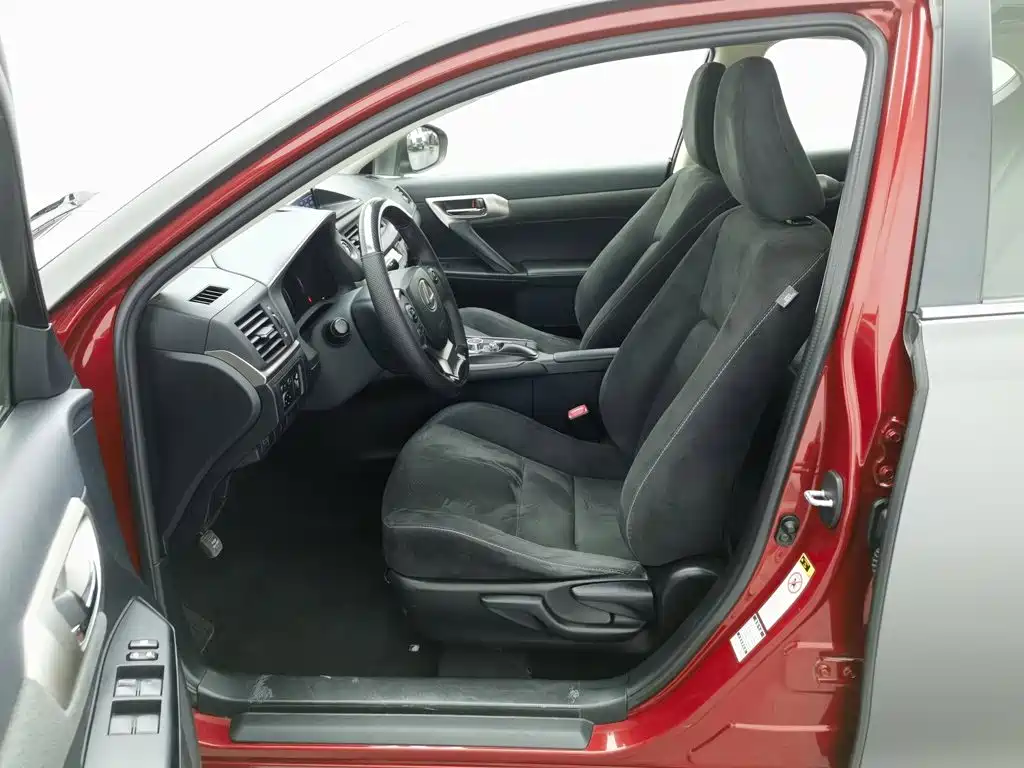 Lexus CT — миниатюра 10