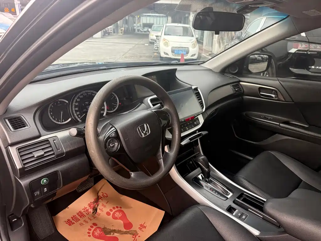 Honda Accord — миниатюра 5
