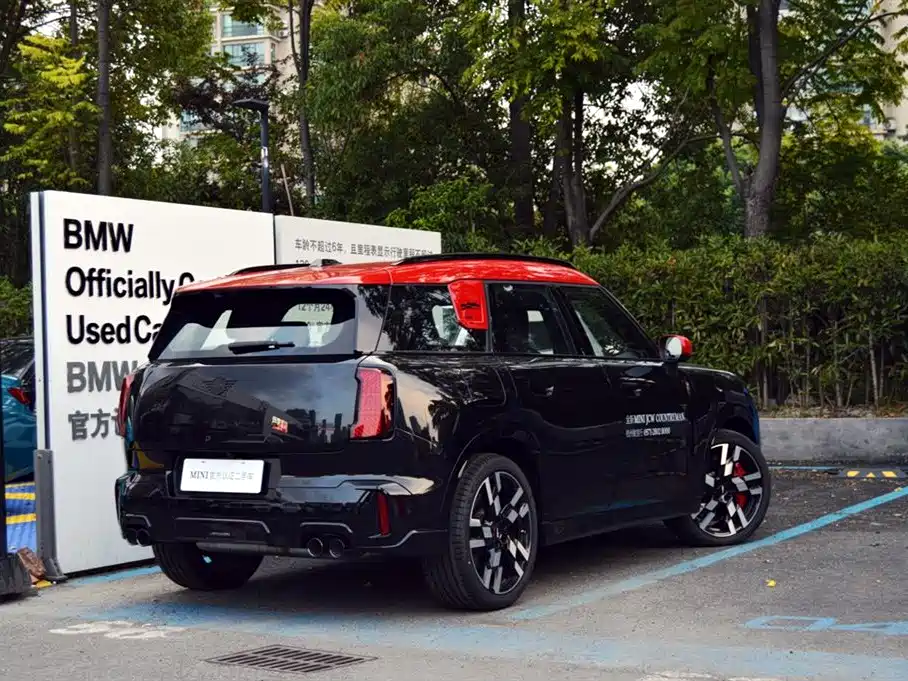 MINI JCW COUNTRYMAN