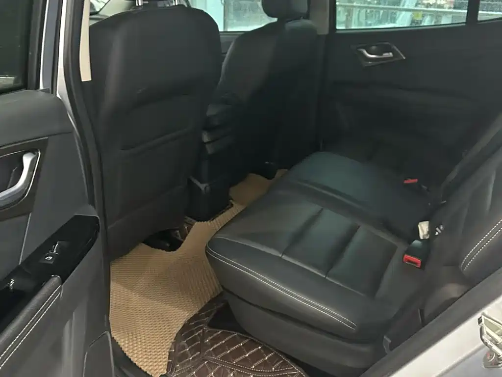 Isuzu MU-X — миниатюра 8