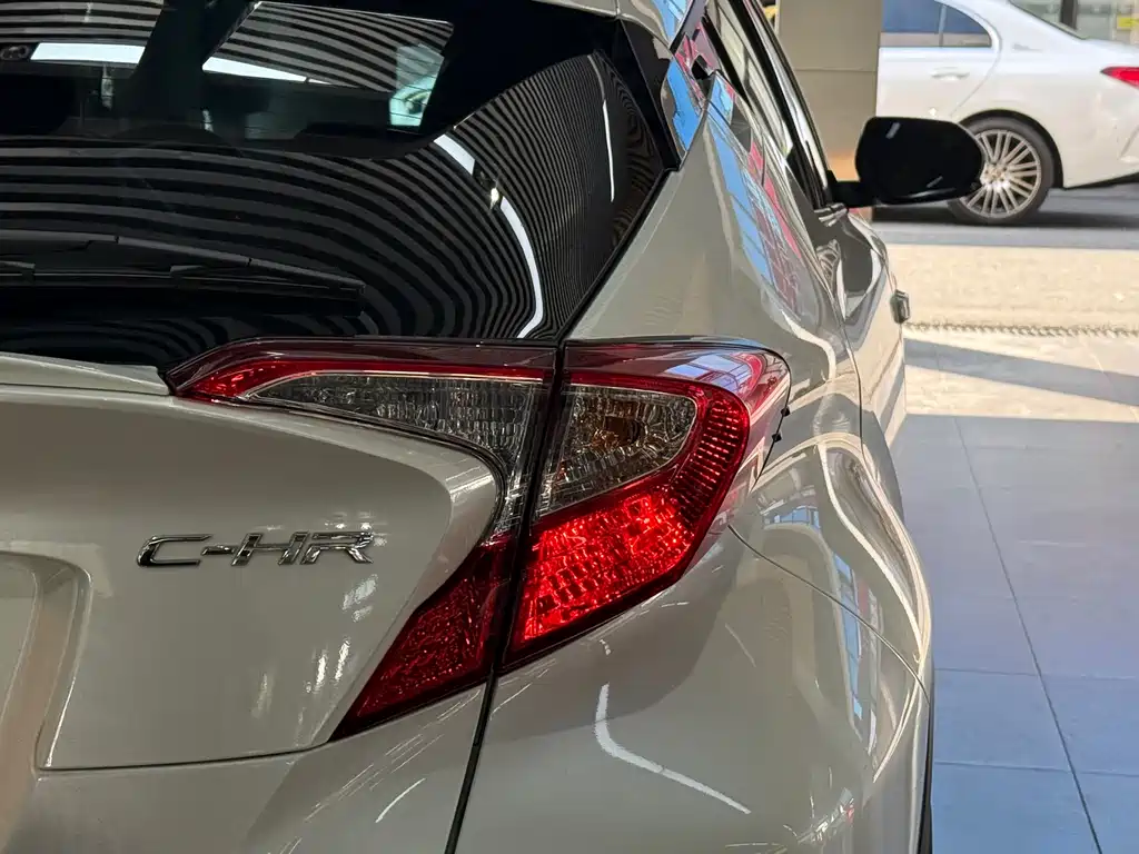 TOYOTA C HR