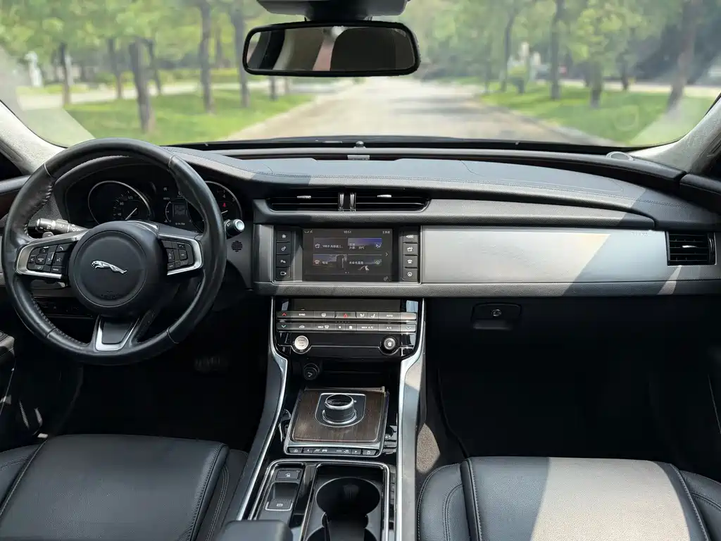 Jaguar XFL — миниатюра 12