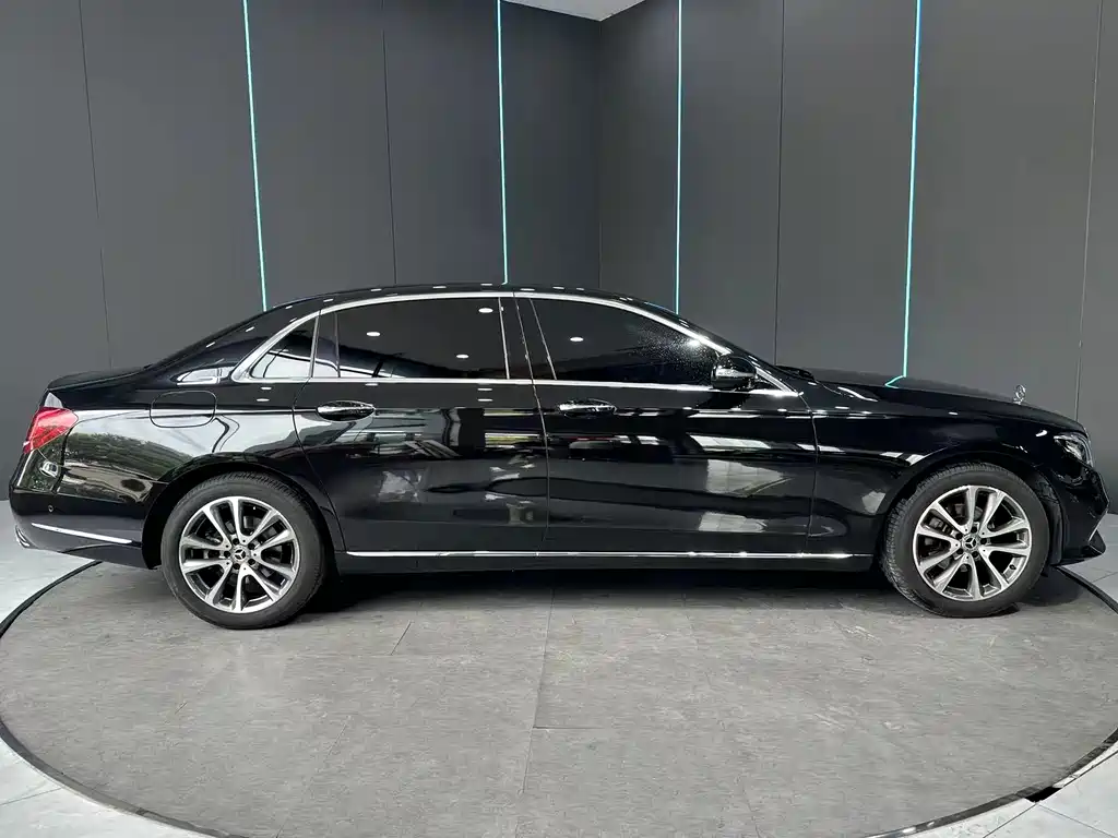 Mercedes-Benz E-Class — миниатюра 4