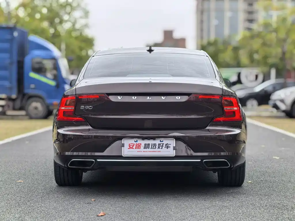 Volvo S90 2017 T4