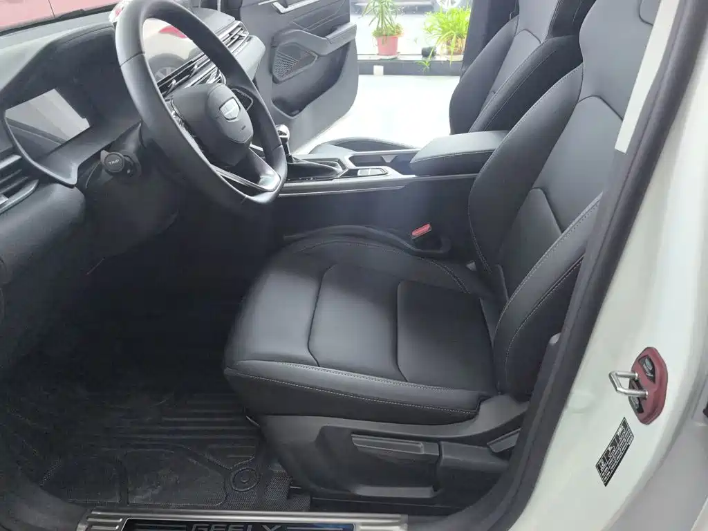 Geely Emgrand — миниатюра 6
