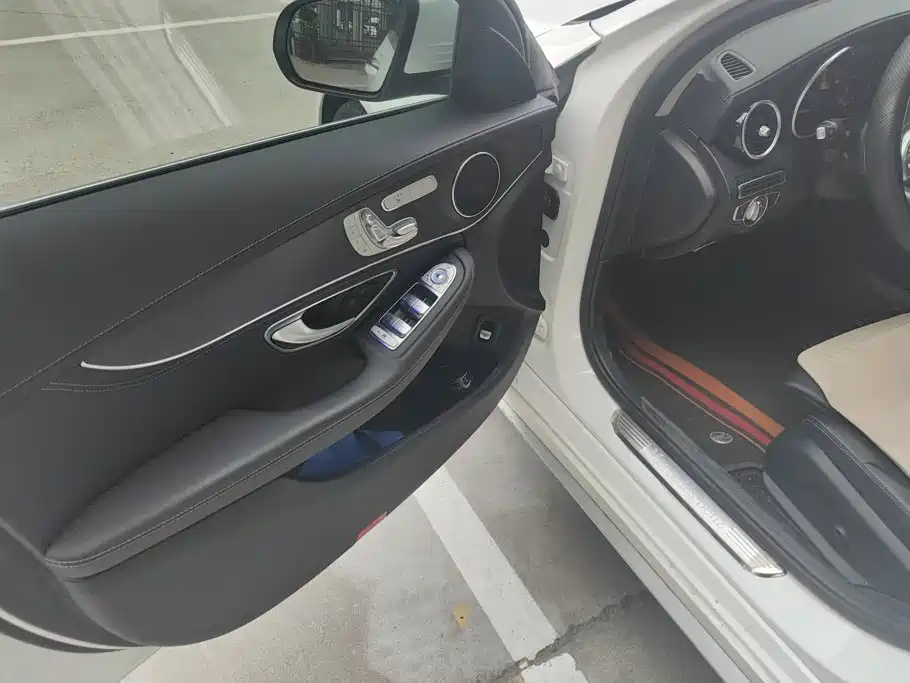 Mercedes-Benz C-Class — миниатюра 7