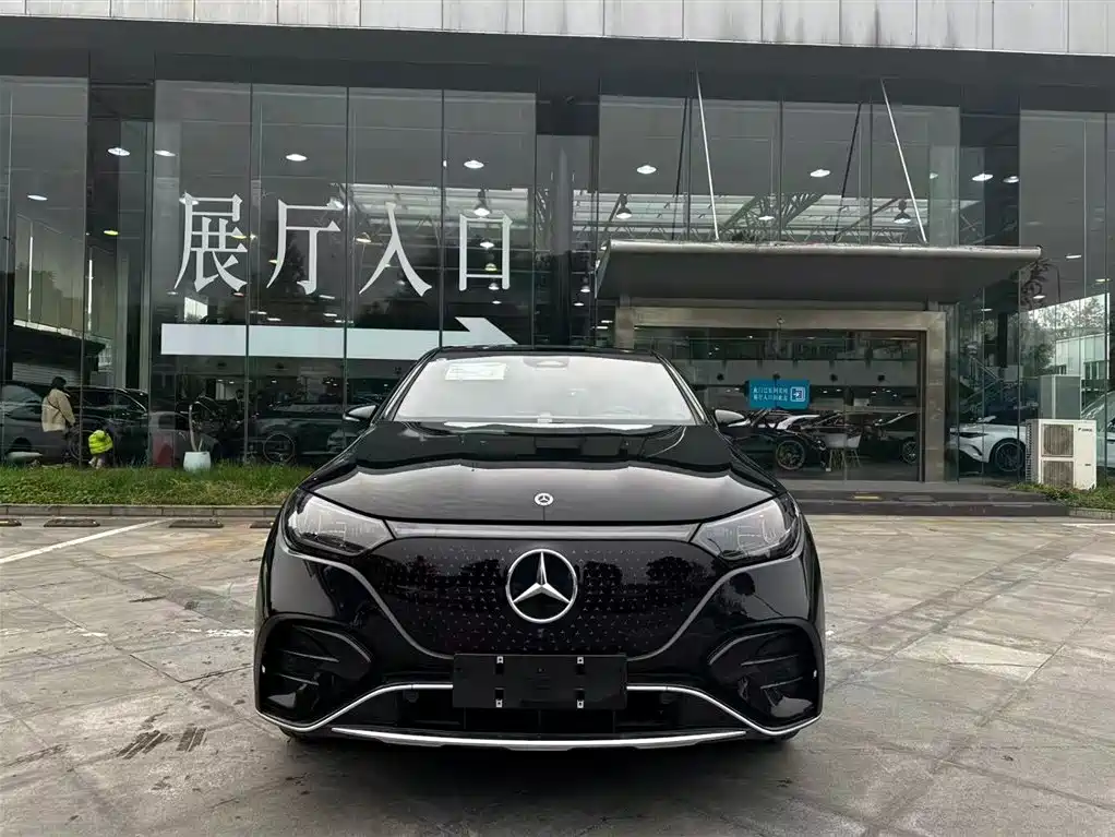 Mercedes-Benz EQE SUV
