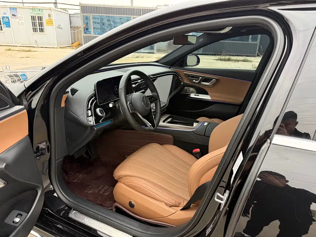 Mercedes-Benz E-Class — миниатюра 4