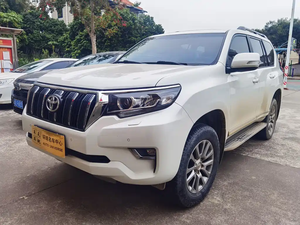 TOYOTA PRADO