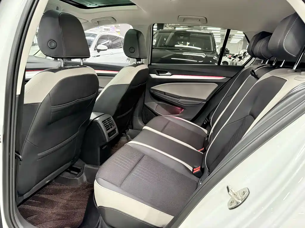 Volkswagen Golf — миниатюра 9