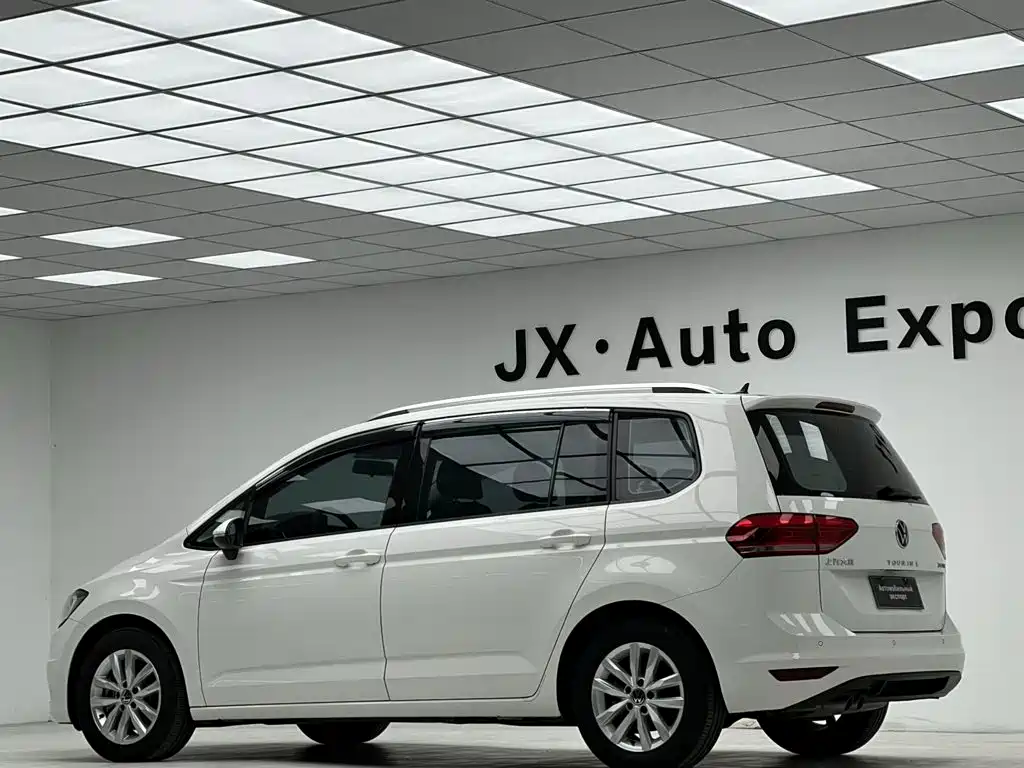 Volkswagen Touran 2021 — фото 19