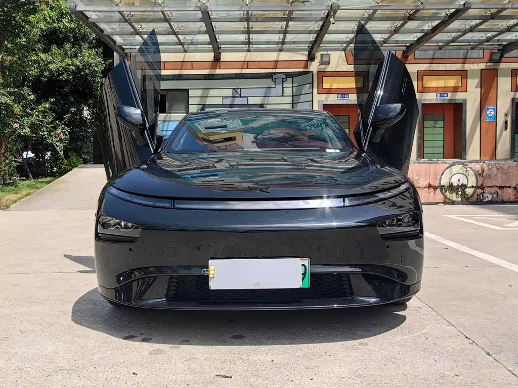 XPeng P7 — миниатюра 2
