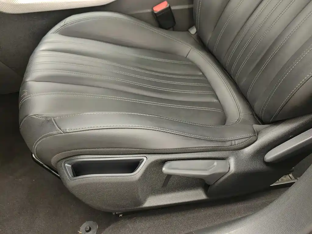Peugeot 408 — миниатюра 20
