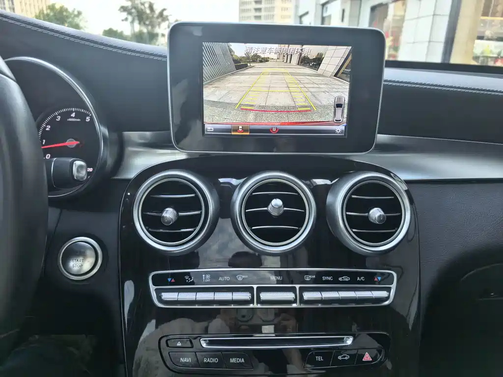 Mercedes-Benz GLC — миниатюра 12