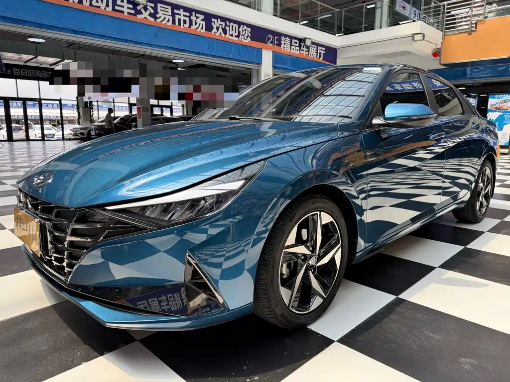 Купить Hyundai Elantra
