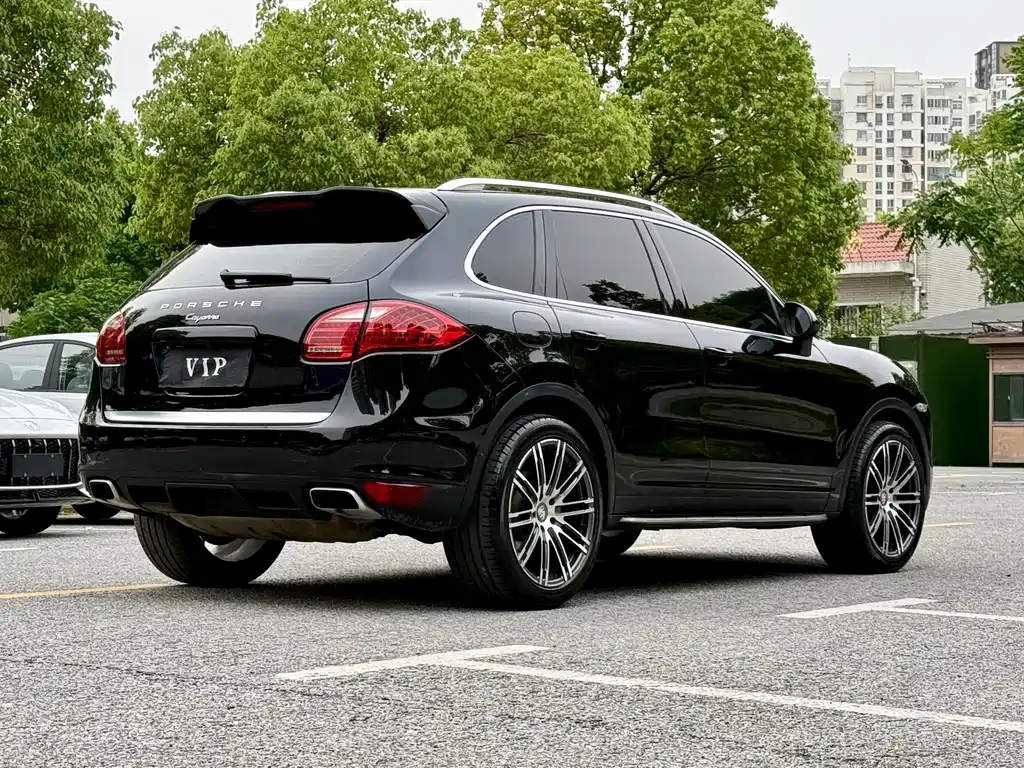 Porsche Cayenne — миниатюра 15