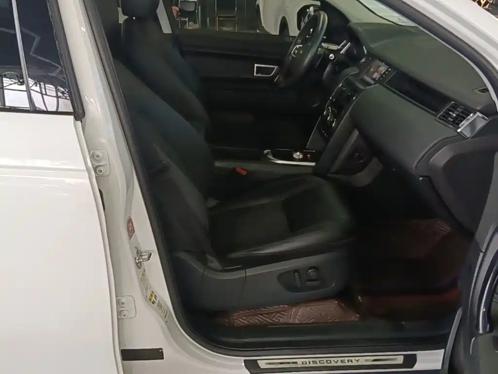 Land Rover Discovery Sport — миниатюра 25