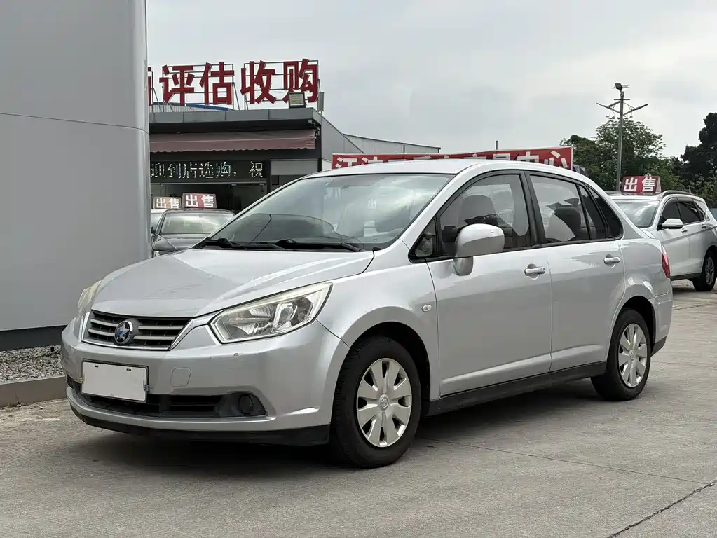 Venucia D50 2015