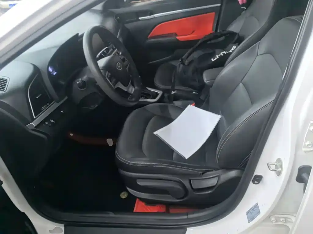 Hyundai Elantra — миниатюра 15