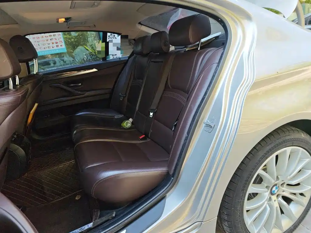 BMW 5 Series — миниатюра 13