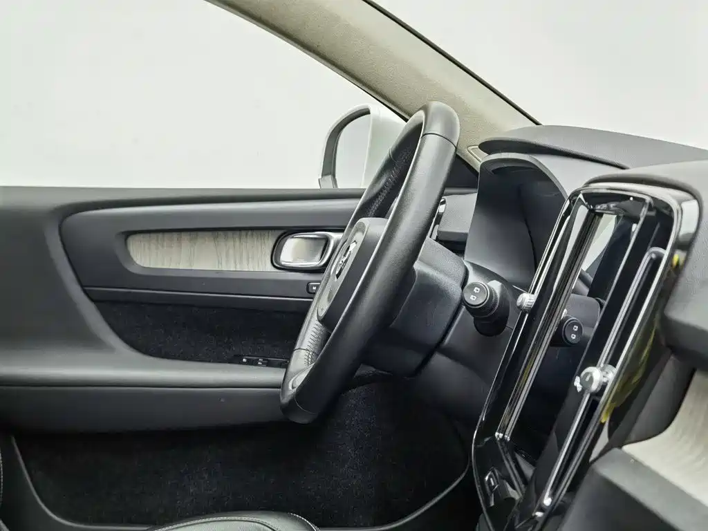 Volvo XC40 — миниатюра 22